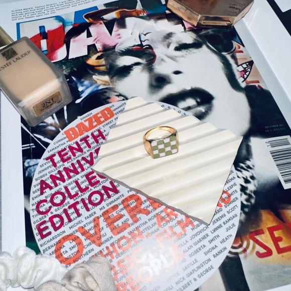 RING Pistachio Green and White Checkered Square - Picture 2 of 4